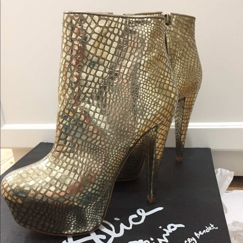 Alice & Olivia Paige Crocodile Booties